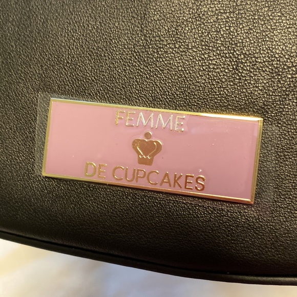 FEMME DE CUPCAKES Mini Crossbody - Picture 11 of 11
